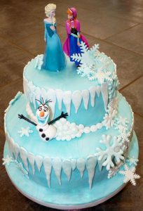 gâteau anniversaire, sans gluten Reine des neiges Elsa Anna et Olaf