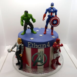 gateau anniversaire, sans gluten, figurines Avengers