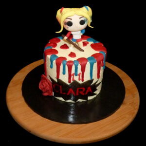 gateau anniversaire, sans gluten, Harley Quinn figurine pop