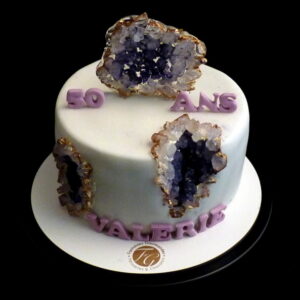 Geode cake sans gluten vanille framboise violet